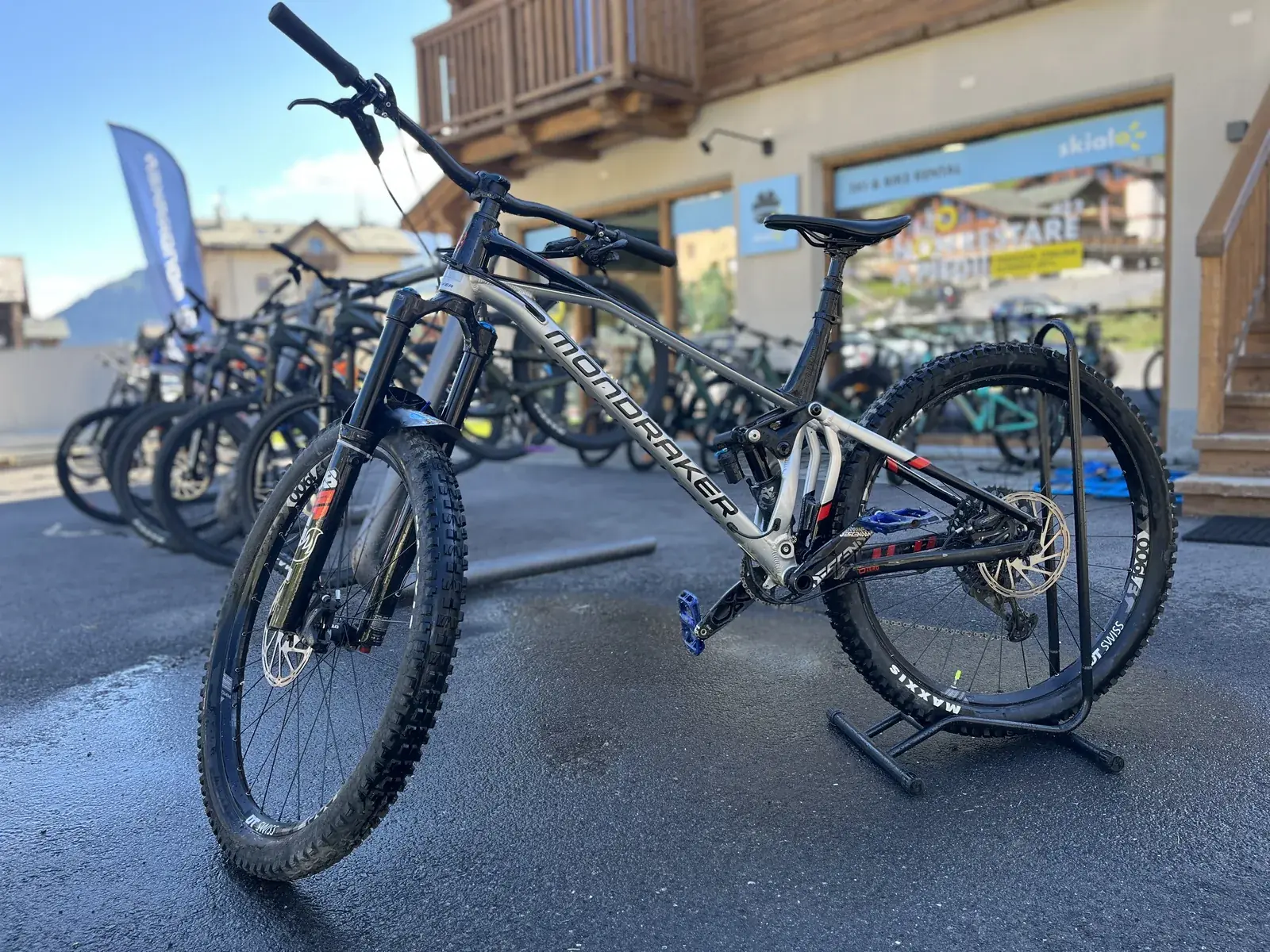 Una MTB a noleggio pronta al ritiro
